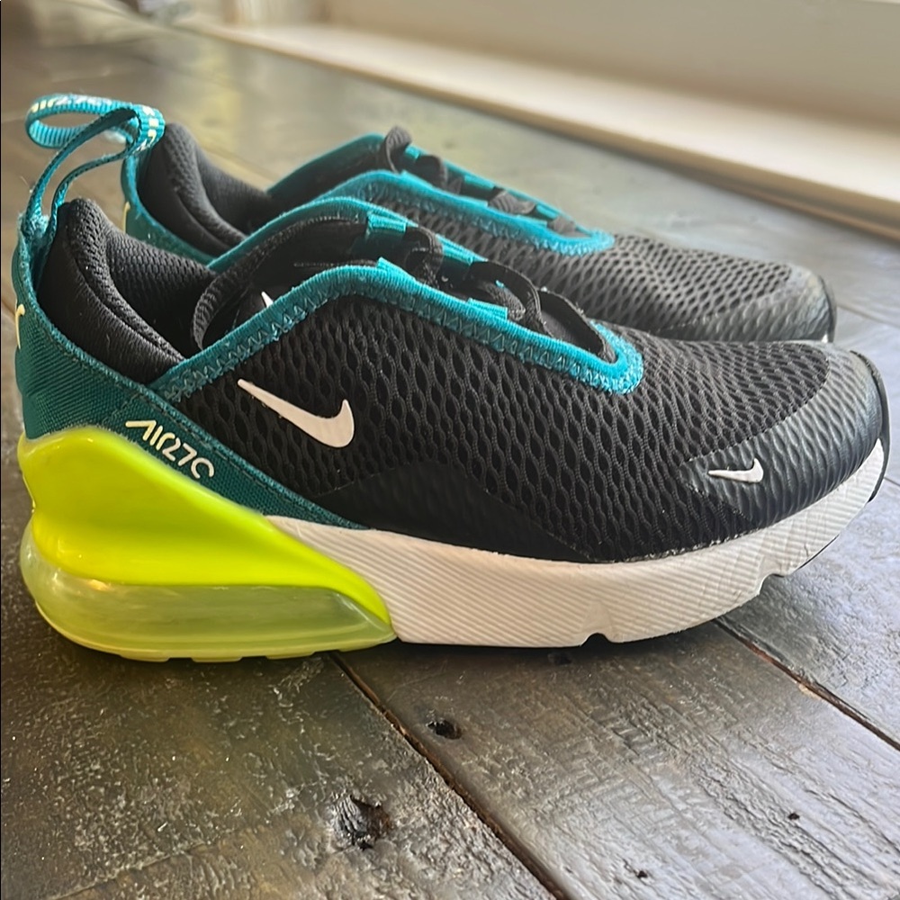 Nike Black and Green Sneakers with Air Max Comfort
